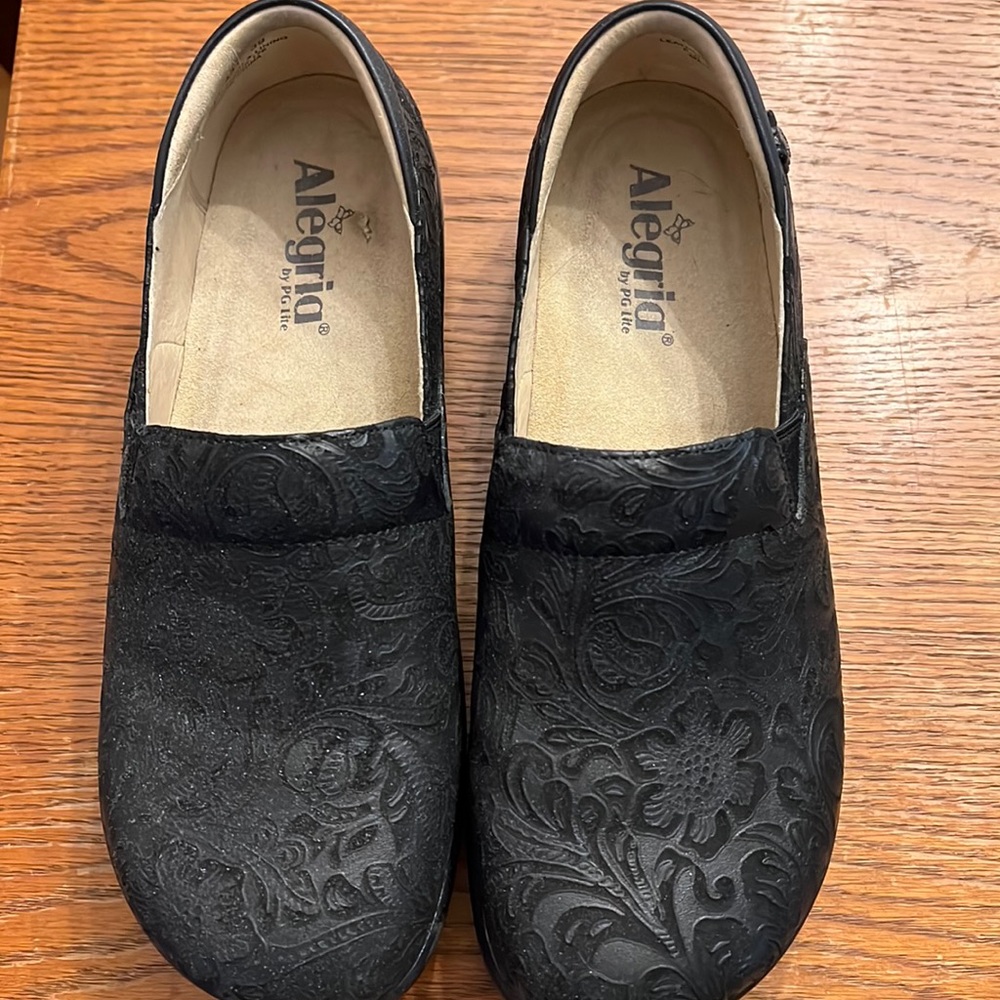 Alegria Clogs